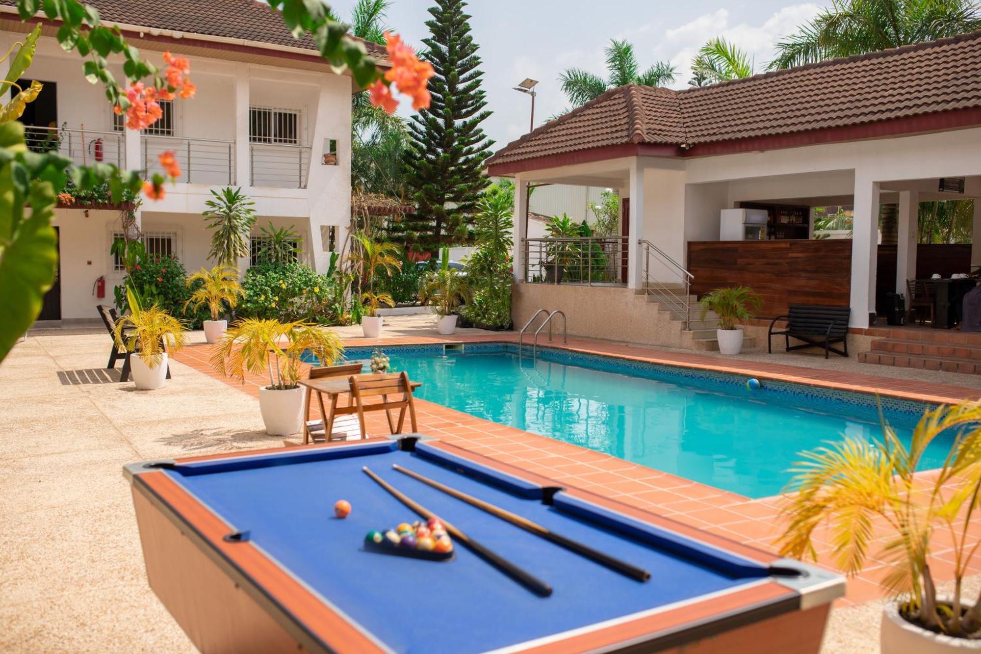 Bragha Apartments And Hotel Sekondi-Takoradi 外观 照片